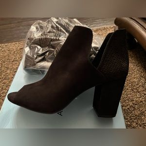 BNIB Antonio Melani heel.  Size 7.5